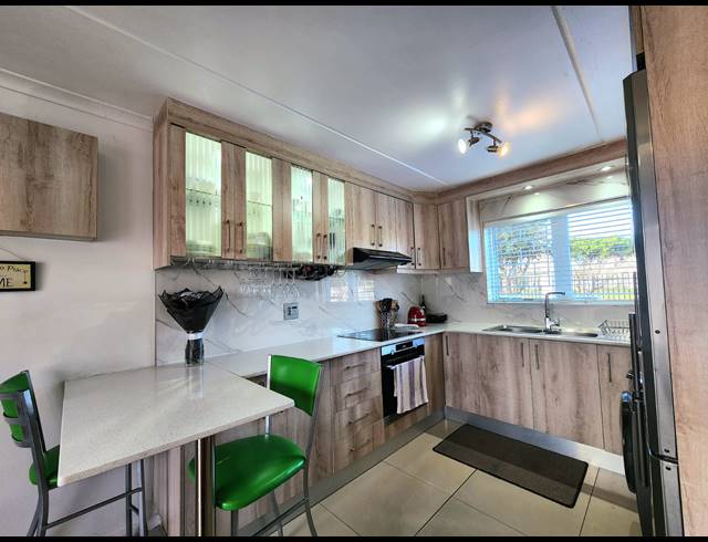 2 BEDROOM APARTMENT FOR SALE IN GOODWOOD PARK